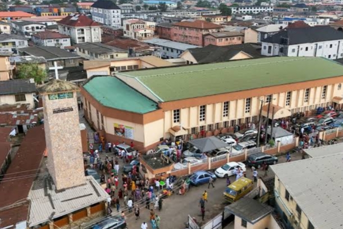 نيجيريا ارتفاع عدد الطلاب المختطفين من مدرسة كاثوليكية إلى أكثر من 300