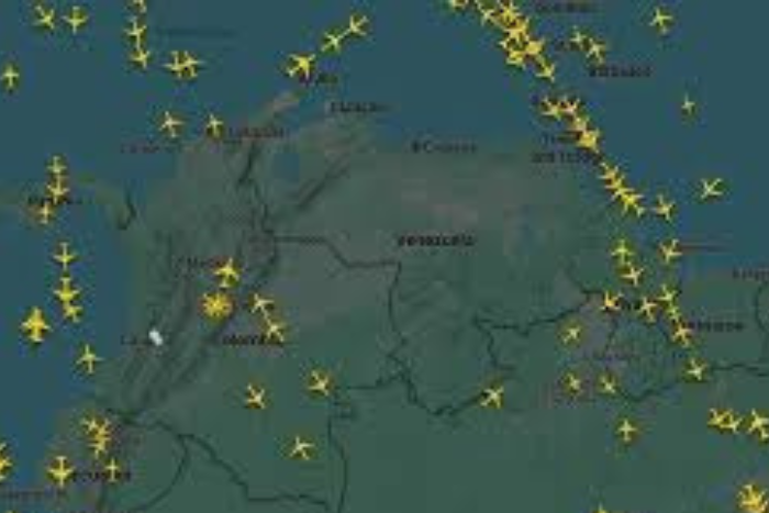 اختفاء حركة الطيران فوق فنزويلا وسط مخاوف من تحرك عسكري أمريكي وعمليات جديدة وشيكة