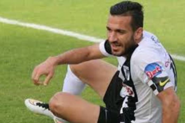 علي معلول يعود إلى النادي الصفاقسي بعد 9 سنوات من التألق مع الأهلي المصري   