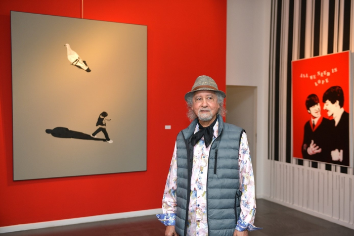 معرض فردي للفنان غاني بلمعاشي بالدار البيضاء يستكشف جدلية الزمن والذاكرة