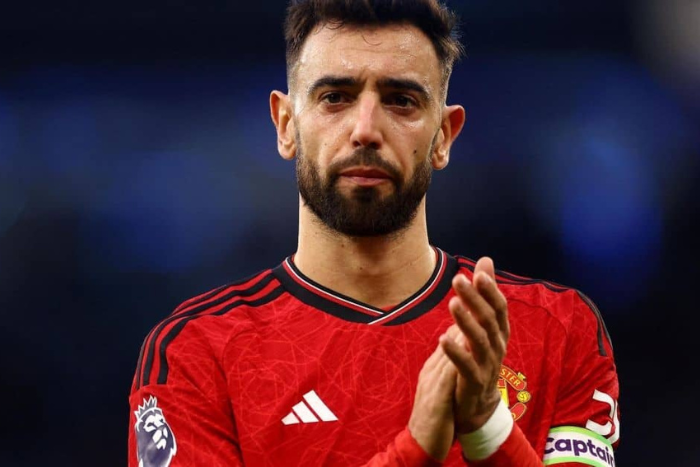 برونو فيرنانديز يحسم موقفه من العروض السعودية تركيزي بالكامل على مانشستر يونايتد برونو فيرنانديز يحسم موقفه من العروض السعودية تركيزي بالكامل على مانشستر يونايتد