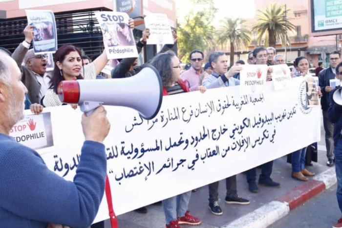 الحكم على بيدوفيل كويتي هارب بالسجن 5 سنوات يثير غضب نشطاء حقوق الطفل