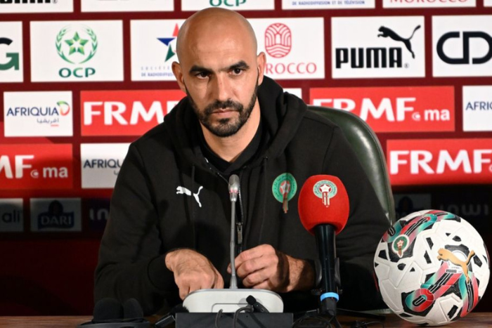 الركراكي يكشف عن قائمة الأسود ويؤكد استمرار البحث عن توليفة دفاعية قبل مواجهتي النيجر وزامبيا