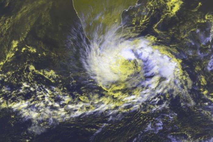 الإعصار ديتواه يخلف 159 قتيلا ودمارا واسعا في سريلانكا