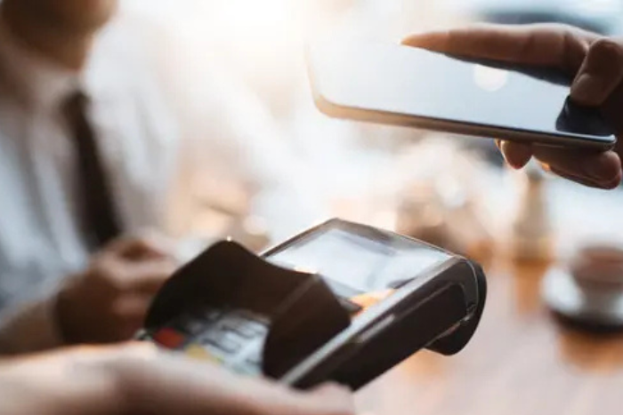 دبي تسابق الزمن لتحقيق هدف 90% معاملات رقمية بحلول 2026