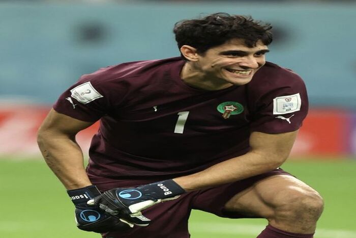 ياسين بونو ضمن المرشحين السبعة لجائزة أفضل حارس مرمى خلال سنة 2022