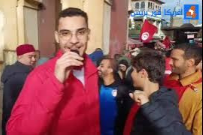فاس : الجماهير التونسية تخلق الحدث أمام المدينة العتيقة شوفو الأجواء