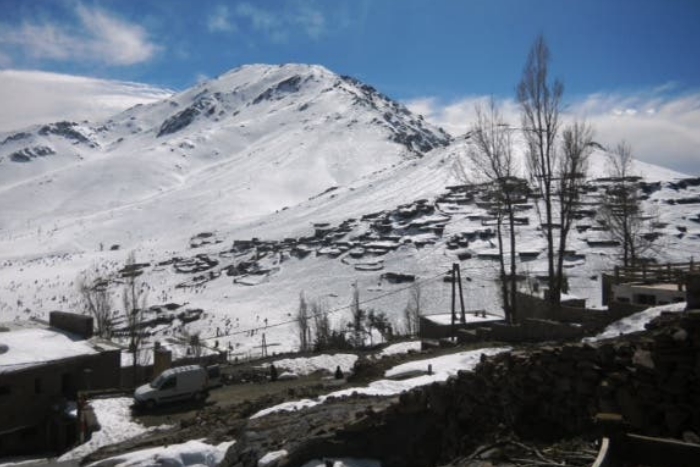 جبال الأطلس الكبير مغطاة بالثلوج مع استمرار موجة البرد