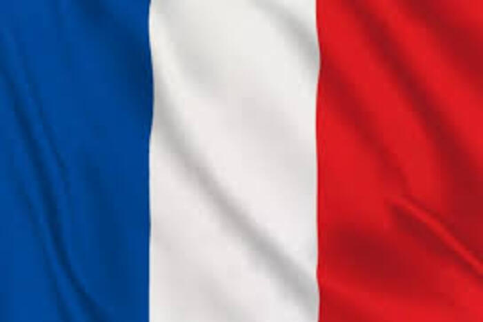 فرنسا تقترض مبلغا قياسيا بمليارات اليوروهات