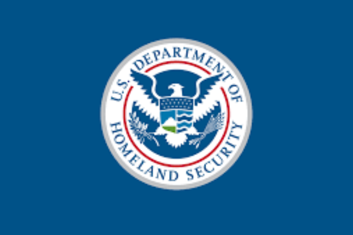 الولايات المتحدة تطلق أوسع عملية أمنية للهجرة في مينيسوتا وسط جدل سياسي وتوتر مجتمعي