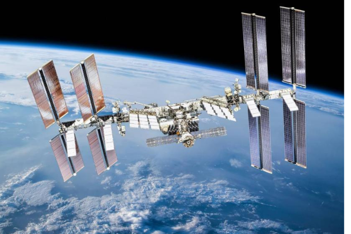 لأول مرة في تاريخها ناسا تجلي طاقم محطة الفضاء الدولية بعد طارئ صحي