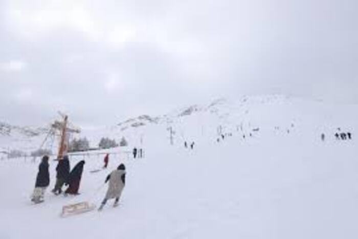 عودة تساقط الثلوج فوق مرتفعات جبال الأطلس