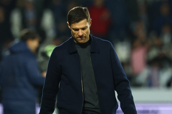 ريال مدريد يعلن إنهاء تعاقده مع المدرب تشابي ألونسو