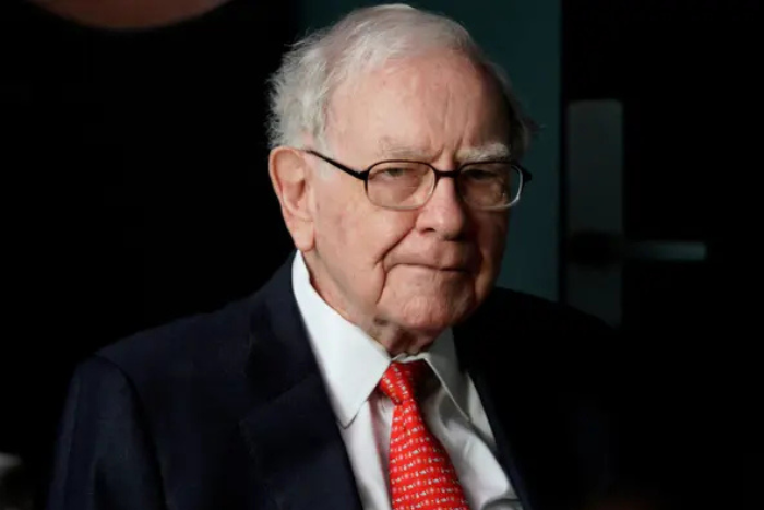 وارن بافيت يحذر من مخاطر الذكاء الاصطناعي المارد خرج من القمقم