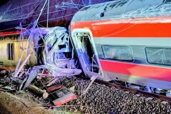 حادث تصادم قطارين في إقليم قرطبة بإسبانيا