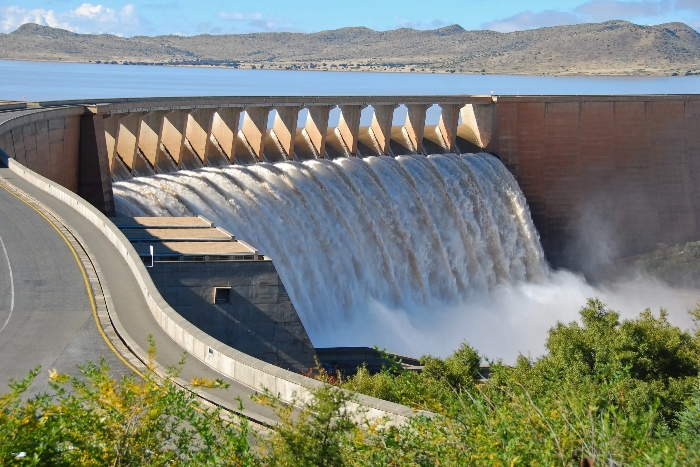 بفضل الأمطار الأخيرة مخزون السدود يتجاوز 8 مليارات متر مكعب