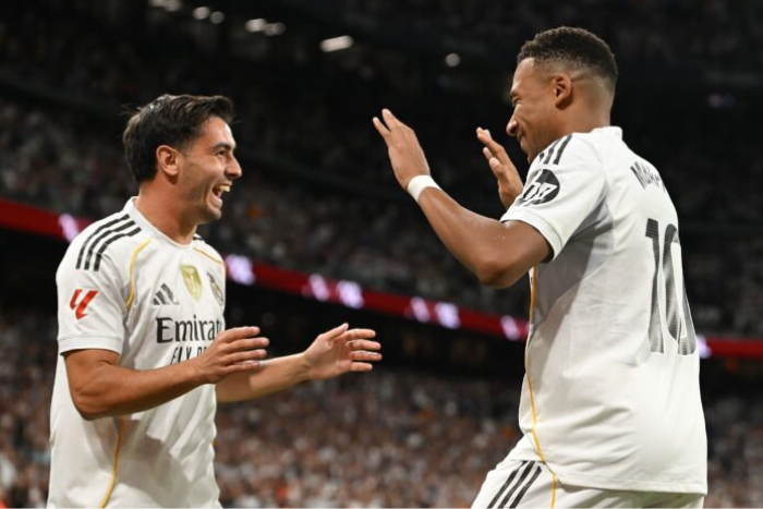 كيليان مبابي يساند حكيمي ودياز بعد خيبة نهائي كأس الأمم الأفريقية