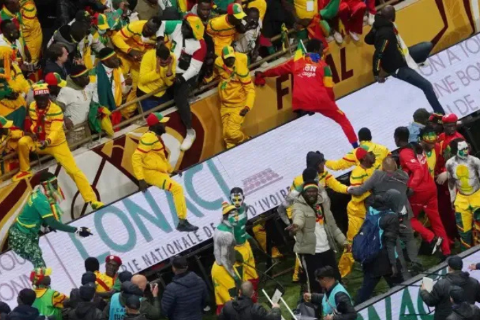 السنغال قد تواجه عقوبات بعد أحداث الشغب في نهائي كأس الأمم الإفريقية