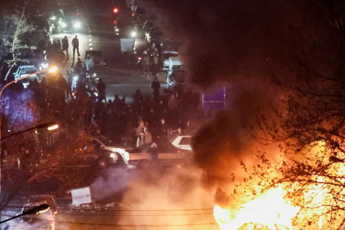 ارتفاع حصيلة قتلى الاحتجاجات في إيران إلى أكثر من 5 آلاف وسط مخاوف دولية