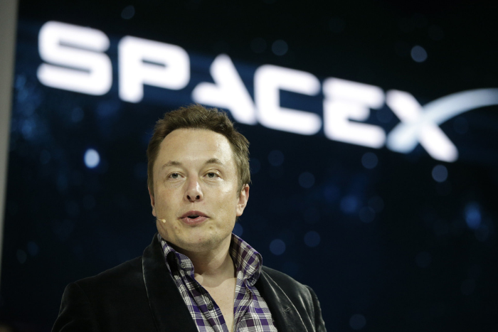 إيلون ماسك يخطط لاكتتاب سبيس إكس منتصف يونيو وسط رمزية فلكية وشخصية