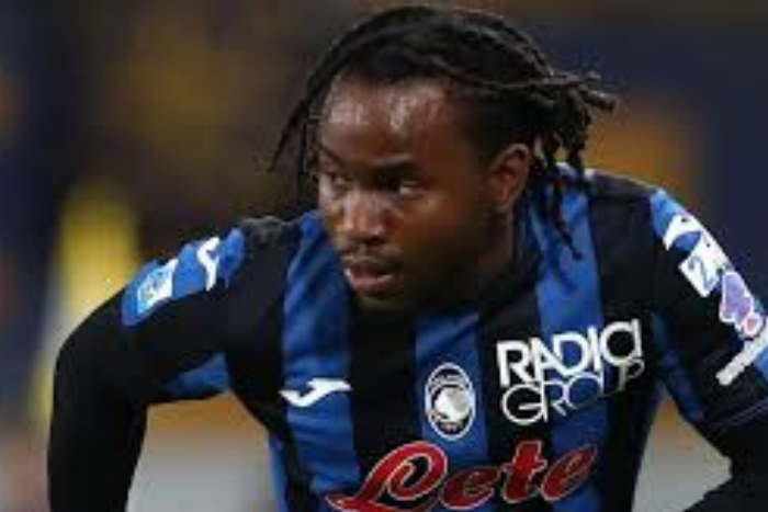 فنربخشة يتحرك لضم أديمولا لوكمان من أتالانتا قبل إغلاق الميركاتو