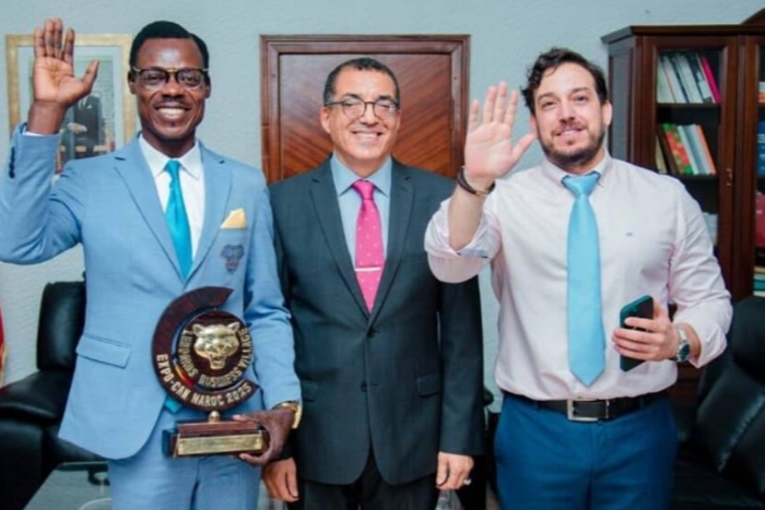 الكونغو الديمقراطية: السفير المغربي يستقبل المشجع لومومبا