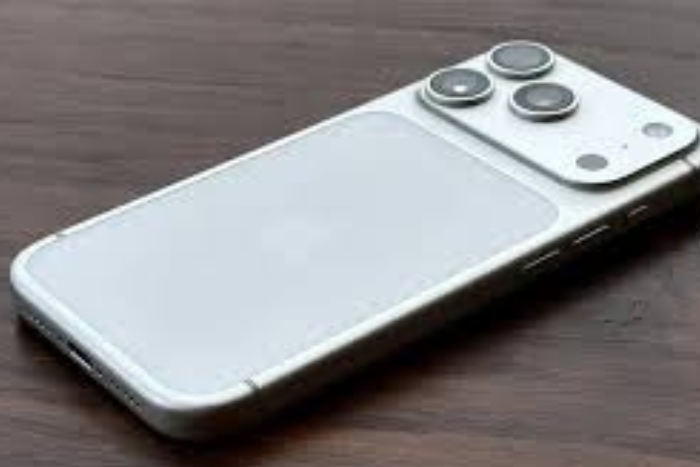 آيفون 18 برو ماكس يرسخ تفوقه في عمر البطارية مع تحسينات منتظرة في الجيل الجديد