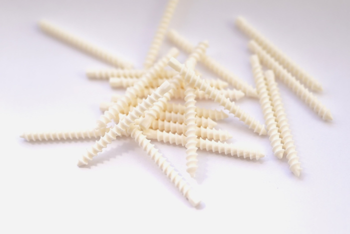 علماء روس يبتكرون براغي قابلة للامتصاص لعلاج الكسور المعقدة