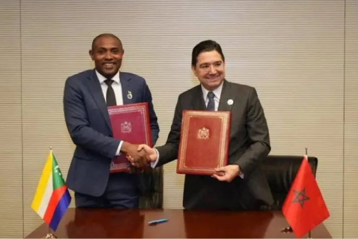  المغرب وجزر القمر يوقعان اتفاقا للإعفاء من التأشيرة لحاملي الجوازات الدبلوماسية وجوازات الخدمة