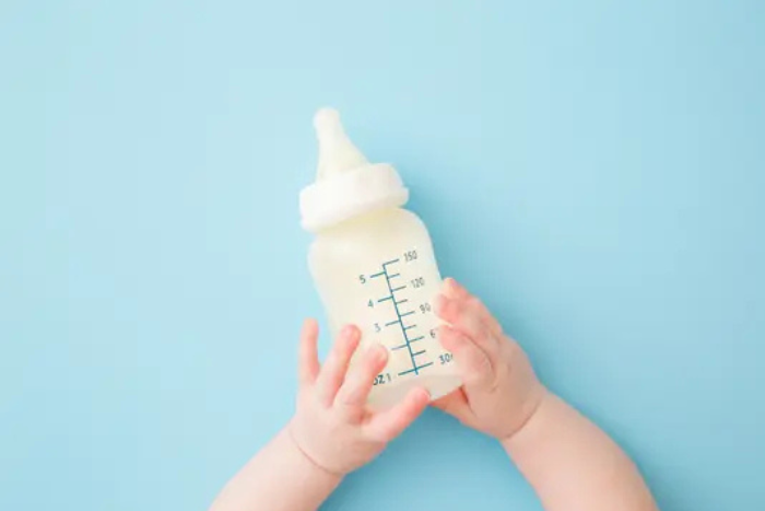 السلطات الفرنسية تحقق في وفاة رضيع ثالث ضمن قضية حليب أطفال ملوث