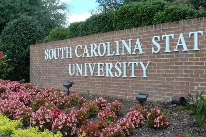 إطلاق نار داخل حرم جامعة كارولاينا الجنوبية يوقع قتيلين وجريحا