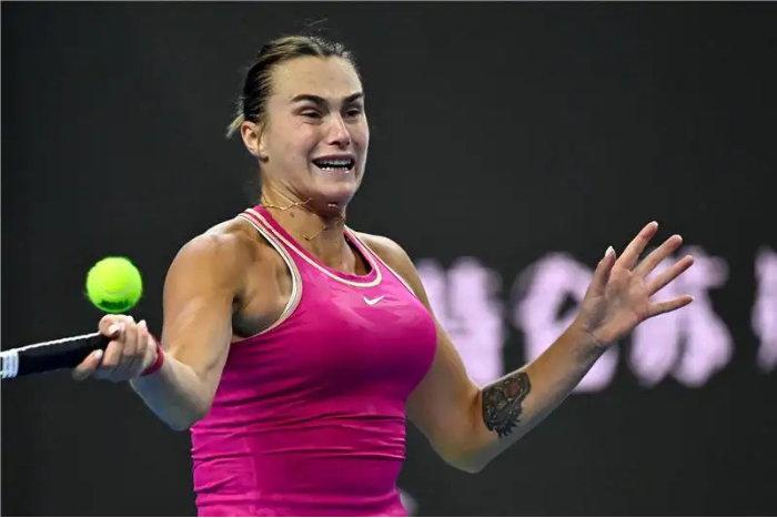 أرينا سابالينكا تحتفظ بصدارة تصنيف لاعبات التنس المحترفات