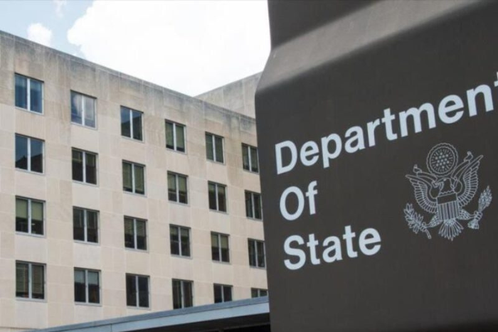 الخارجية الأمريكية تأمر الموظفين غير الأساسيين بمغادرة سفارتها في بيروت