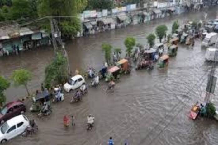 أمطار طوفانية تودي بحياة 30 شخصا وفقدان 39 باليرازيل