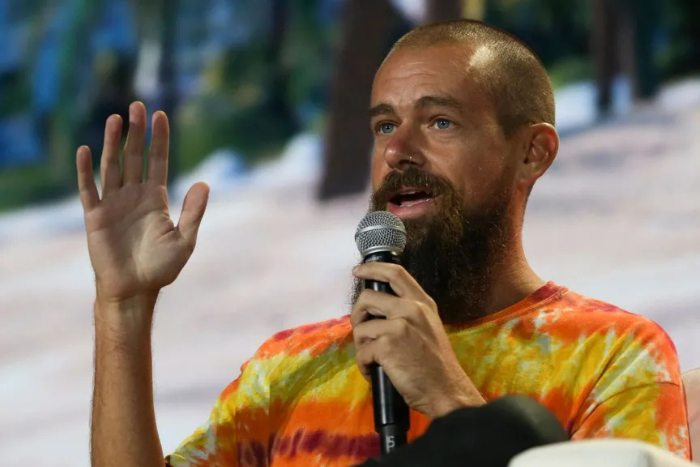 بلوك تقلص نصف قوتها العاملة وجاك دورسي يراهن على الذكاء الاصطناعي لقيادة المرحلة المقبلة