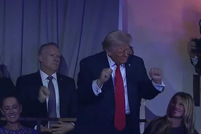 ترمب معلنا بدء الهجوم ستتساقط القنابل في كل مكان