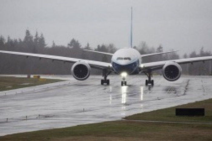 مقتل شخصين وإصابة 3 آخرين إثر هبوط اضطراري لمروحية بالفلبين