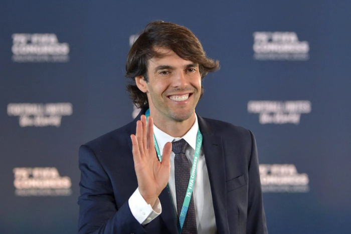 كاكا يلمح إلى طموحه في دخول عالم التدريب مستقبلا