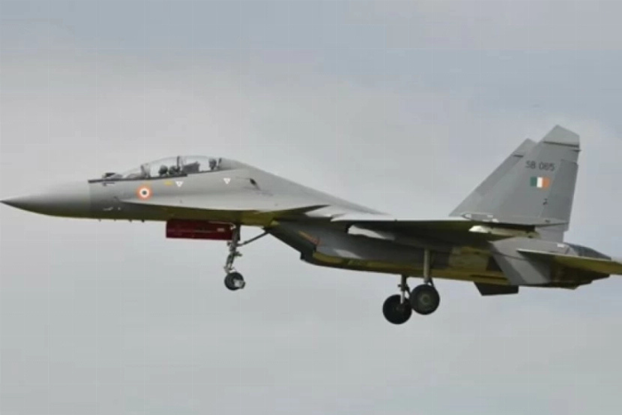 تحطم طائرة مقاتلة هندية يودي بحياة طيارين اثنين