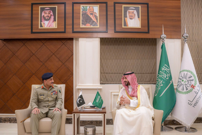 السعودية تبحث مع باكستان وقف الاعتداءات الإيرانية على المملكة ضمن اتفاقية الدفاع المشترك