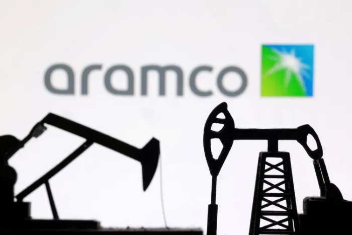 أرامكو السعودية تخفض الإنتاج في حقلين نفطيين