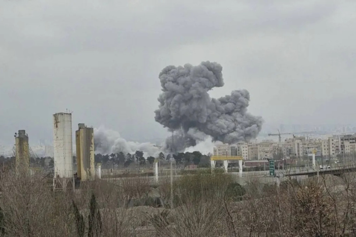 طهران تتوعد بـ ضربات متواصلة وتهدد بإرباك إمدادات النفط