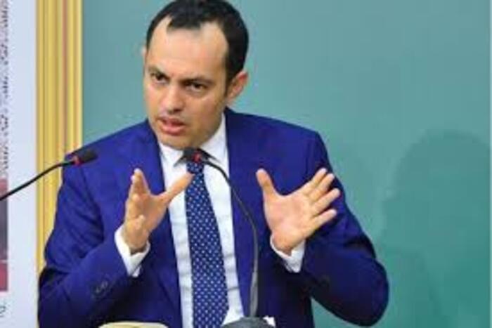 الحكومة تطلق برنامج إدماج خاص بتشغيل غير المتوفرين على شهادات