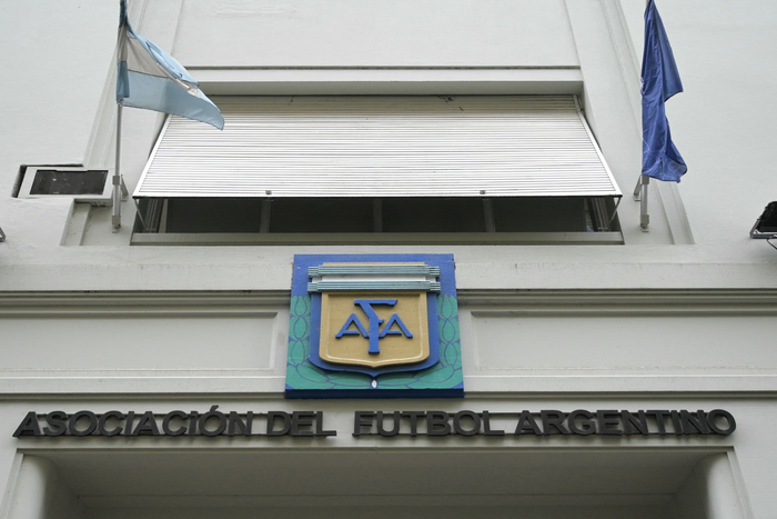 على خلفية اختلالات مالية الاتحاد الأرجنتيني لكرة القدم تحت المراقبة