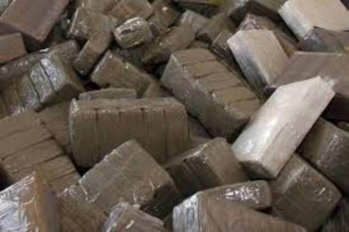 إفشال محاولة تهريب ما يقرب من 4 أطنان من الشيرا بميناء طنجة المتةسط