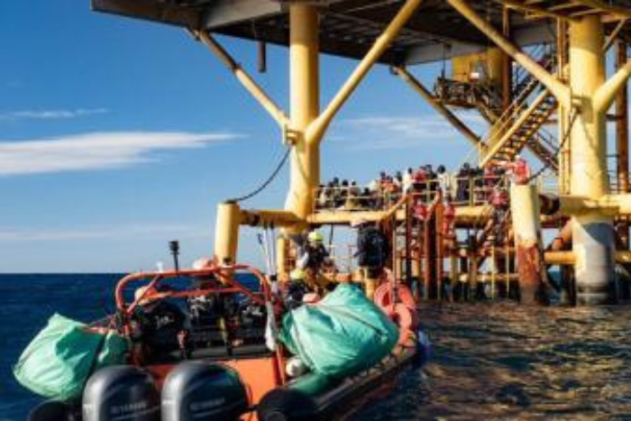 إنقاذ 116 مهاجرا عالقا على منصة ميسكار البحرية بسواحل تونس