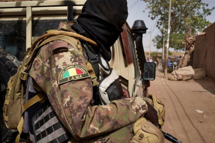 الجيش المالي يعلن تحييد عشرات المسلحين وتحرير رهائن في عملية غرب البلاد