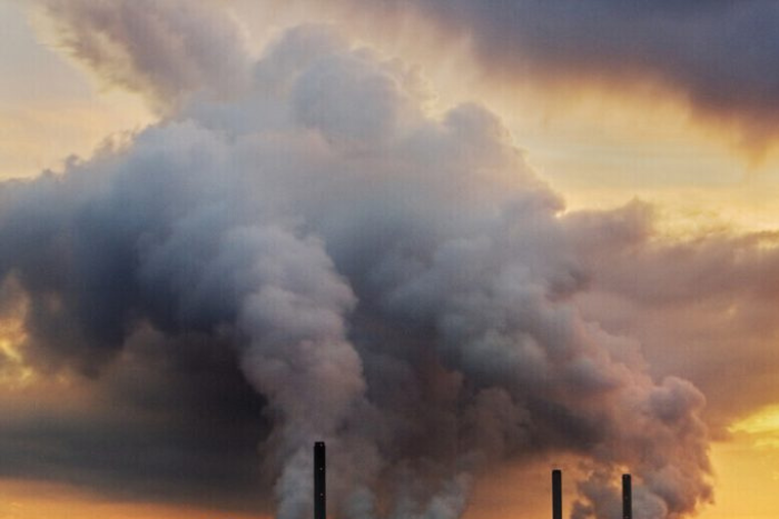 باكستان تتصدر قائمة الدول الأكثر تلوثا في 2025 والضباب الدخاني يتجاوز المعايير الصحية