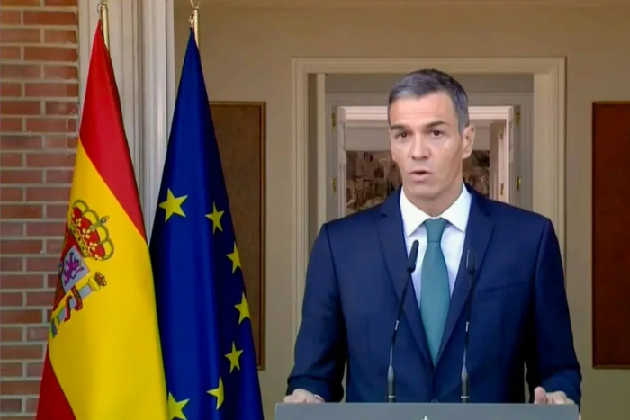 سانتشيث ينتقد الحرب في الشرق الأوسط ويحذر من خسائر اقتصادية عالمية متزايدة