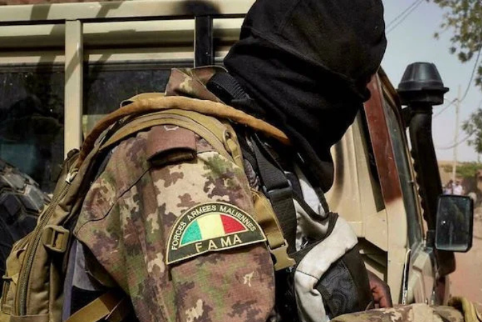 صفقة الوقود مقابل الإفراج عن مسلحين تشعل الجدل في مالي وتكشف هشاشة السلطة